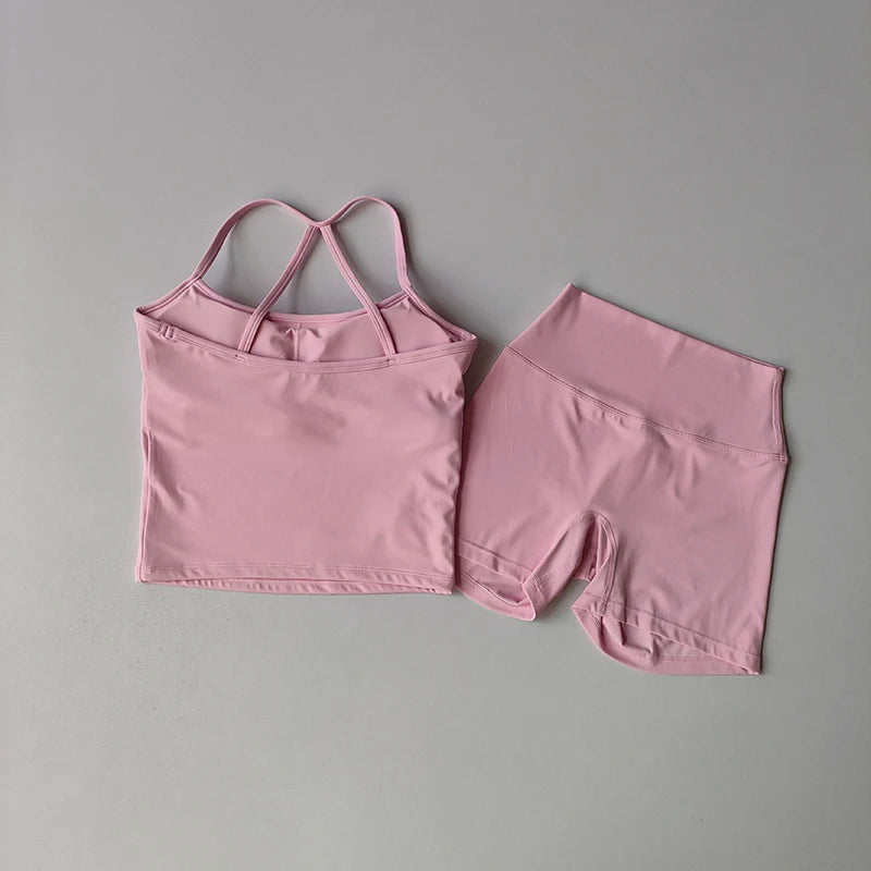 Ensemble Yoga Femme – Débardeur Ajusté Épaules Fines & Short Taille Haute Gainant, Effet Seconde Peau