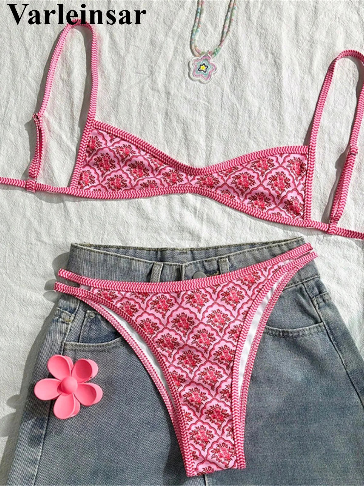 Bikini Femme Imprimé Fleurs – Ensemble 2 Pièces Coupe Échancrée.