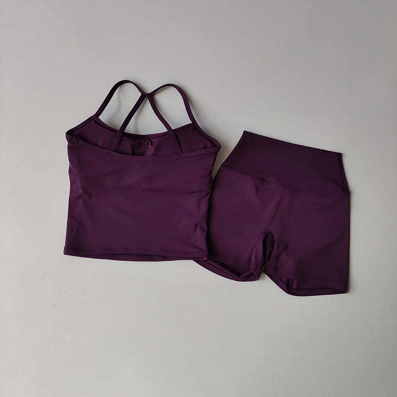 Ensemble Yoga Femme – Débardeur Ajusté Épaules Fines & Short Taille Haute Gainant, Effet Seconde Peau