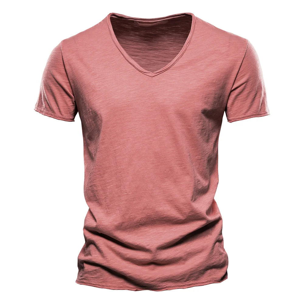 T-shirt homme en coton premium – Coupe slim, manches courtes, L’essentiel masculin, redéfini par la coupe et la matière.