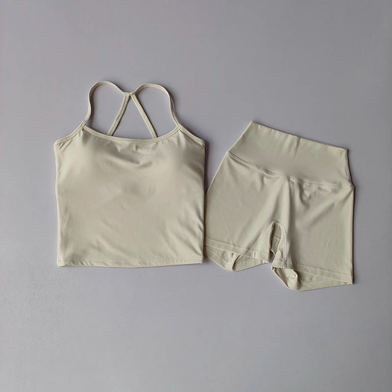 Ensemble Yoga Femme – Débardeur Ajusté Épaules Fines & Short Taille Haute Gainant, Effet Seconde Peau