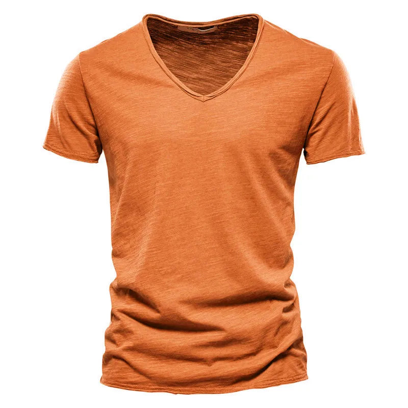 T-shirt homme en coton premium – Coupe slim, manches courtes, L’essentiel masculin, redéfini par la coupe et la matière.
